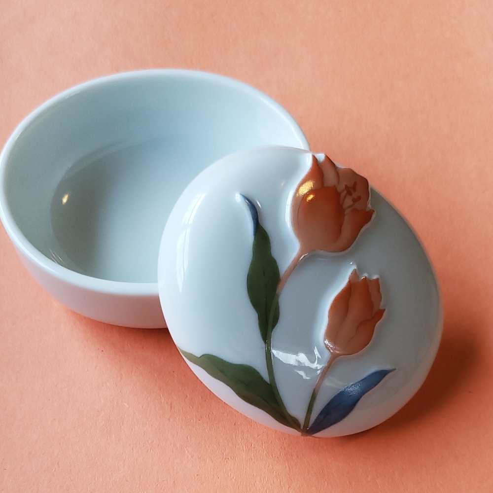 Collectable Abbott, Japan Tulip Trinket Box